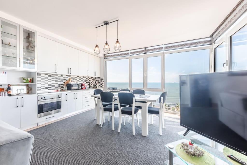 Seaview Luxury Suite By Ps 골렘 외부 사진